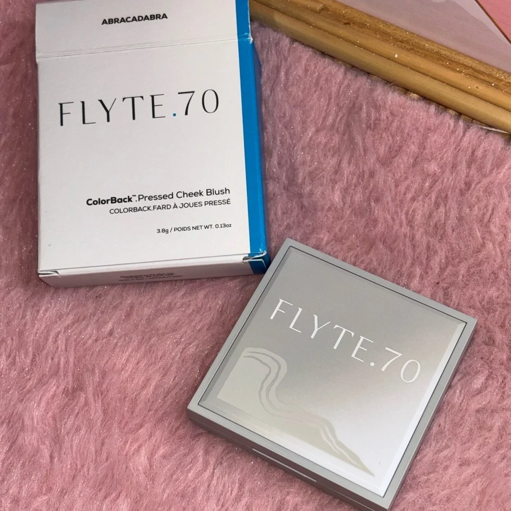 Flyte.70 ColorBack Pressed Cheek Blush